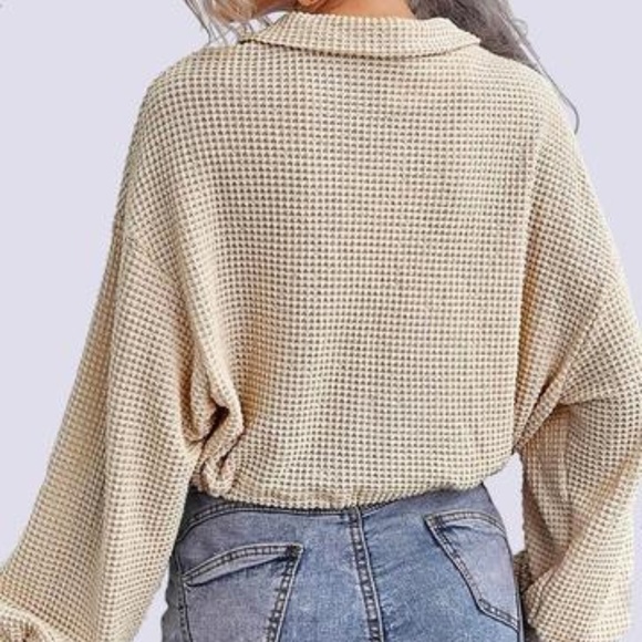 Cropped Waffle Knit Pullover - Picture 2 of 4